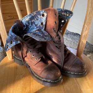 Doc Marten Foldover Boots! (size 8 Ladies)